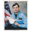 Grabe Ronald (1945), americký astronaut, portrétové foto s podpisem