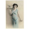 Dívka s holubicí, cca 1912