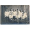 Skupinové foto děvčat, Sokol Zlaté Moravce, cca 1920
