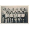 Skupinové foto děvčat ze sokolského cvičení, cca 1948