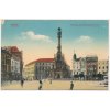 41 - Olomouc, oživené náměstí, Sloup Nejsvětější Trojice, cca 1916