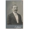 Čechy, portrétové foto muže, atelier Faix, rozměr 10,5x6,5cm, cca 1905, stav 1/1