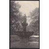 13 - Českokrumlovsko, Rožmberk, kašna, foto Seidel, cca 1924