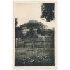 22 - Jičínsko, Hrad Pecka, oživený pohled z podhradí, cca 1937