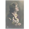 Námětová pohlednice, Zasněná dívka s květinou, cca 1923
