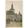 51 - Praha-západ, Dobřichovice, oživená partie u kostela, cca 1930