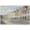 23 - Jihlavsko, Telč, oživená partie z náměstí, velké loubí, cca 1920
