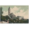 31 - Kutná Hora, oživená partie s pohledem na kostel sv. Jakuba a Vlašský dvůr, 1908