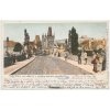 49 - Praha, oživený Karlův most a Mostecká věž, cca 1899