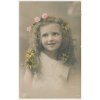 Holčička s květinami ve vlasech, kolorovaná, cca 1913