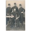 Skupinové foto vojenských důstojníků s šavlí, cca 1915