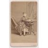 Čechy, Malý čtenář, kabinetní foto atelieru J. Tomáš, cca 1890