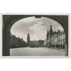 44 - Pardubice, Pernštýnovo náměstí, pohled z podloubí, Grafo Čuda, cca 1930