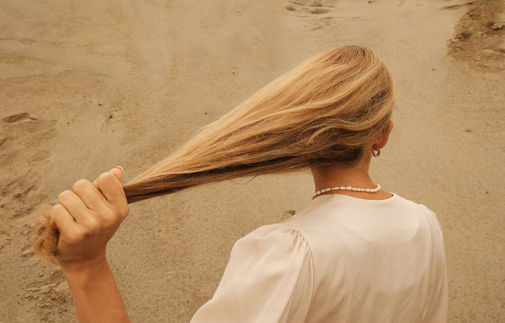 Jak urychlit růst vlasů: Začněte u pokožky hlavy