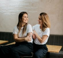                                     Klára Outlá - Petra Kábrtová
                            