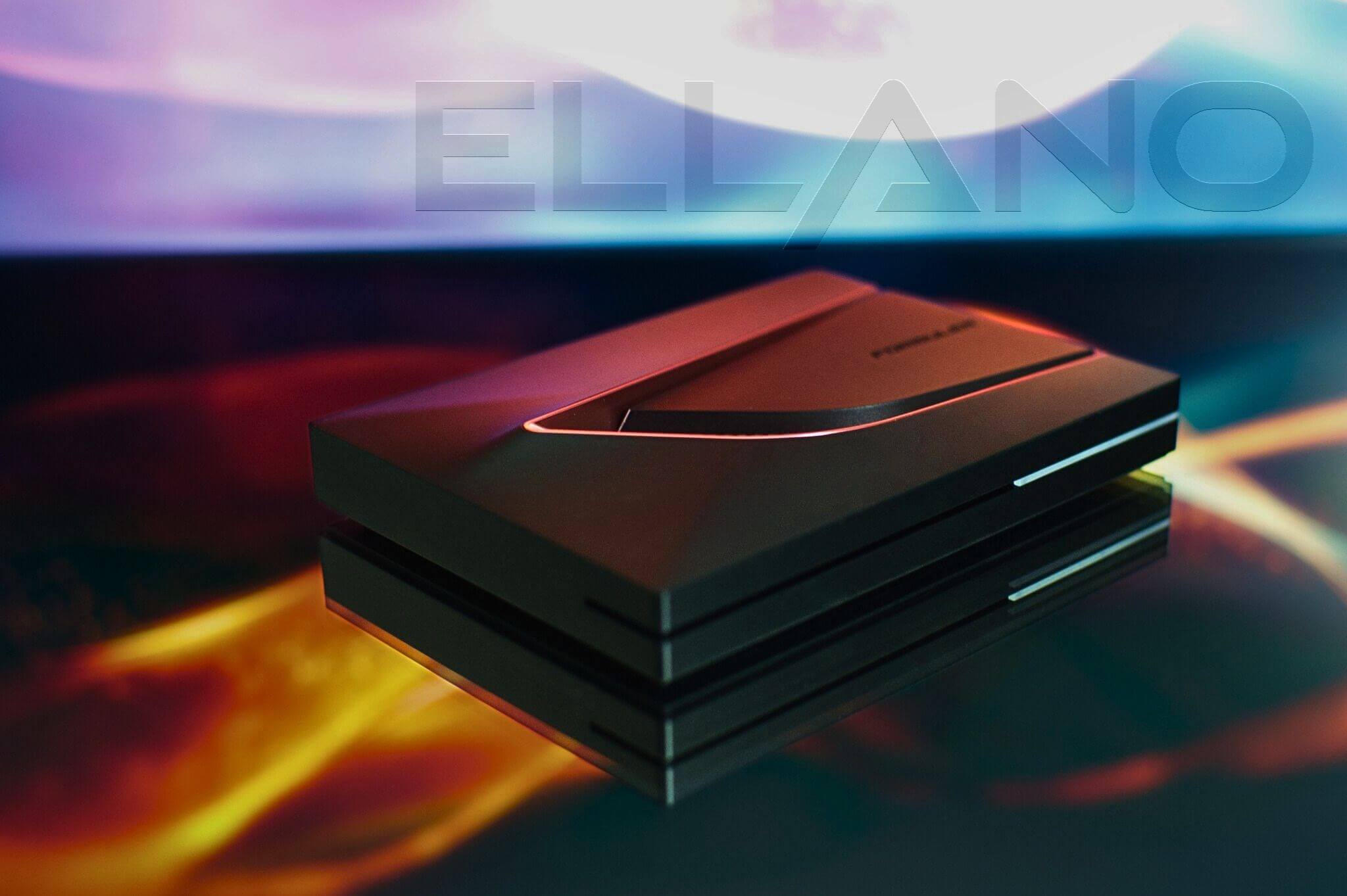 Pohľad na Formuler Z12 Ultra 4K Android 12 IPTV box 128GB Dolby Vision/Atmos z prednej bočnej strany z vrchu