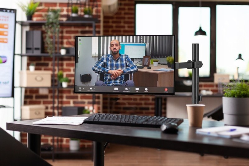 drziak-monitoru-tv-na-stol-s-uhloprieckou-10-32_654