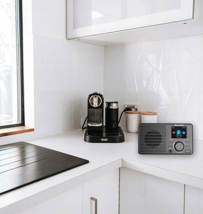 Přenosně-internetove -radio-BLOW-RI1_4743