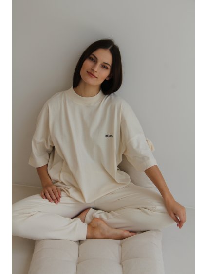 Unisex triko Marella s vyšívaným logem.