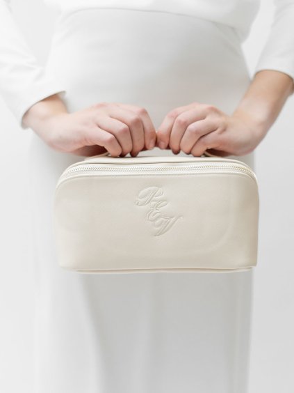 Creamy unisex toaletní taška / monogram.