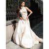 RENTAL THE MAKY GOWN.