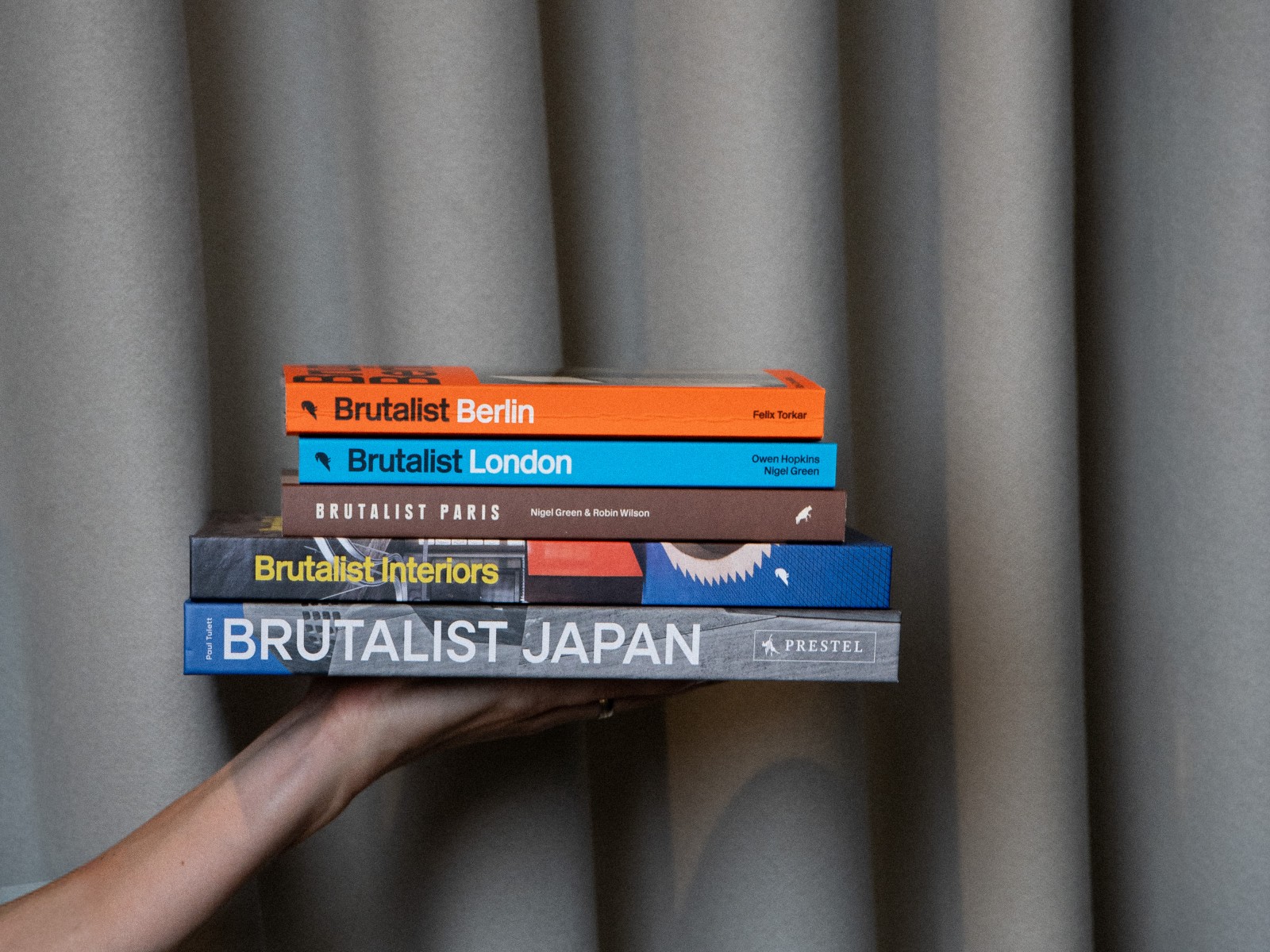 Knihy o brutalistní architektuře z nové kategorie Brutalismus na ARCHIZOOM BOOKS