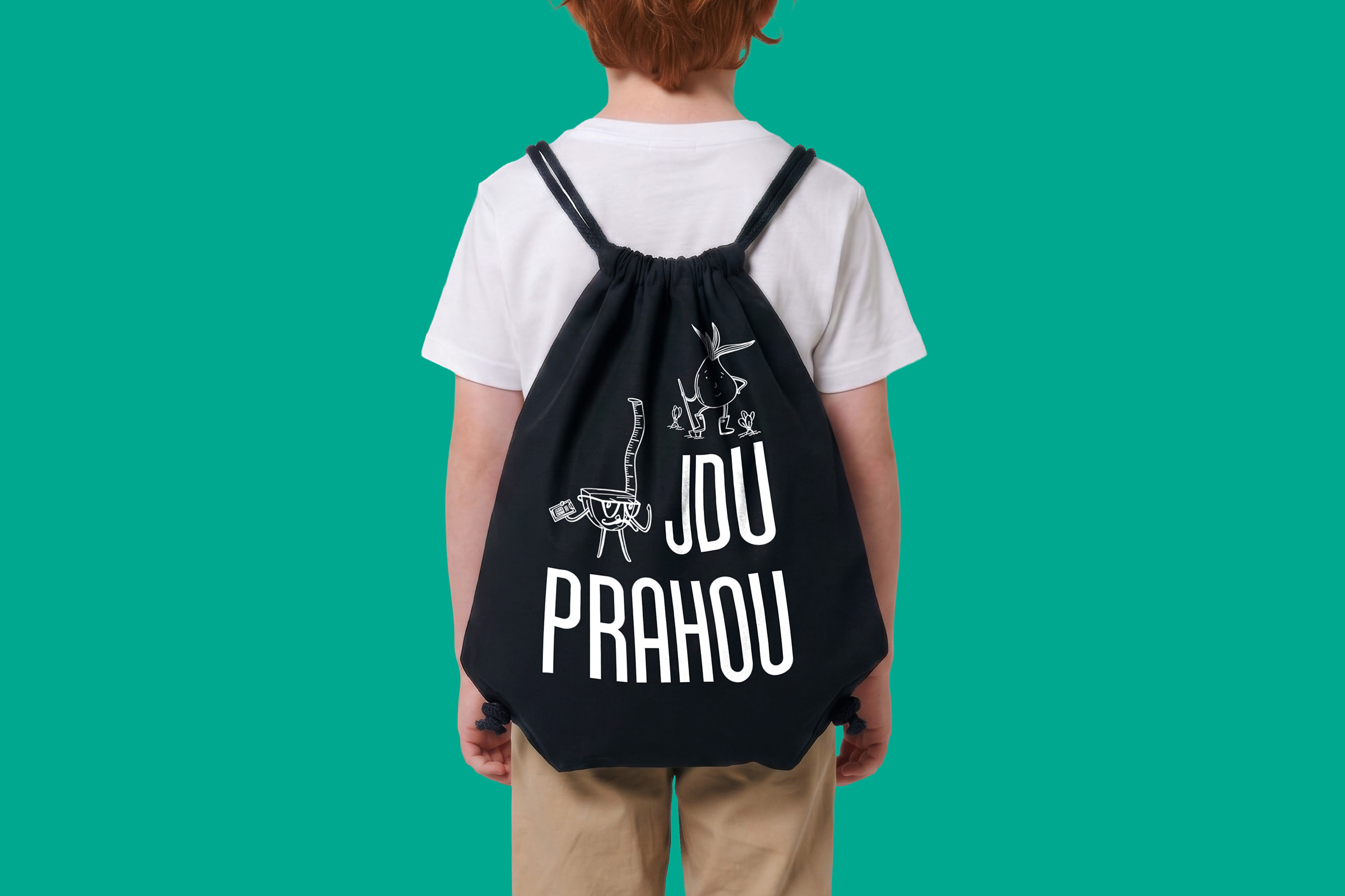 Dítě s batohem Jdu Prahou