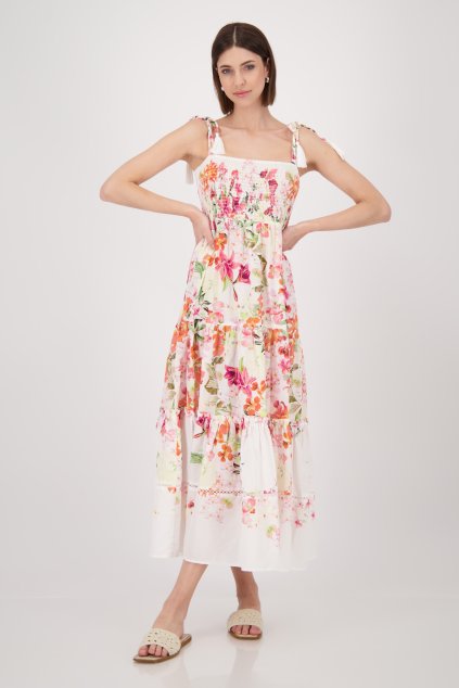 409853 107 Model FullBody 1200