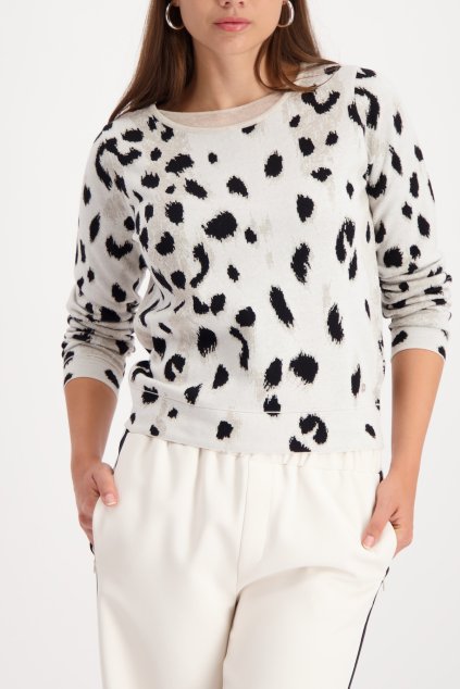 809519 104 Model Front 1200