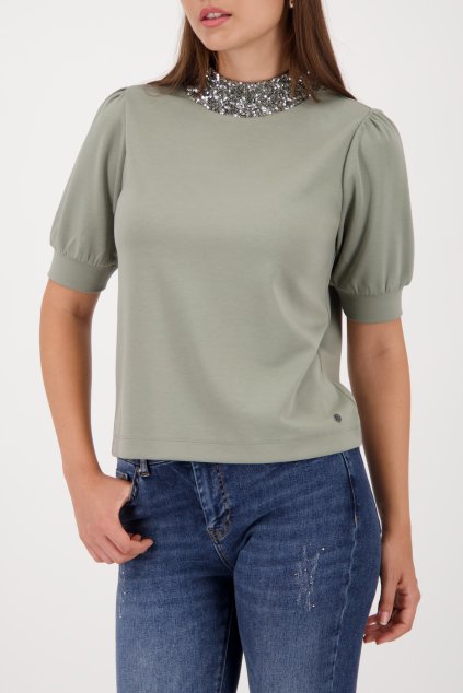 809443 667 Model Front 1200