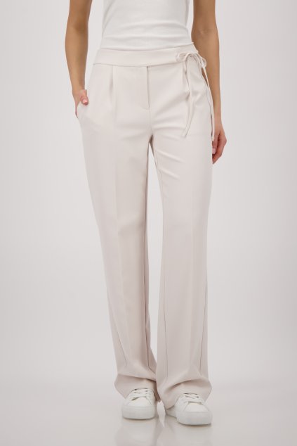 410313 124 Model Front 1200