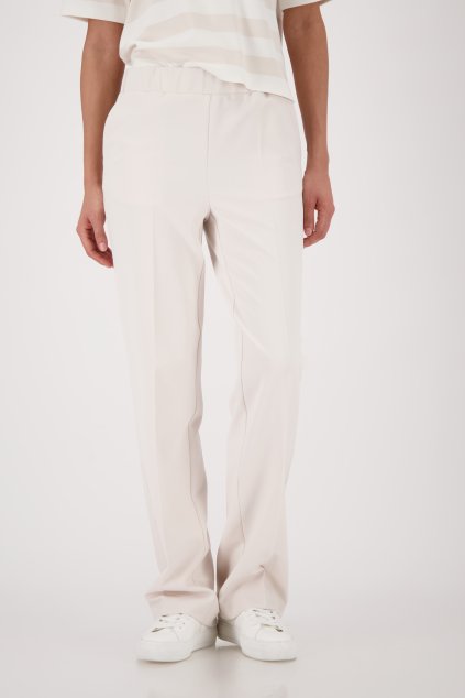 410328 124 Model Front 1200