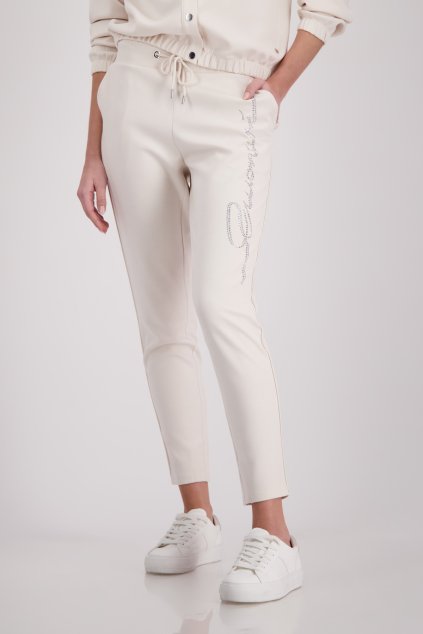 410338 124 Model Front 1200