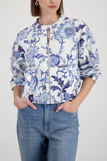 410526 757 Model Front 1200