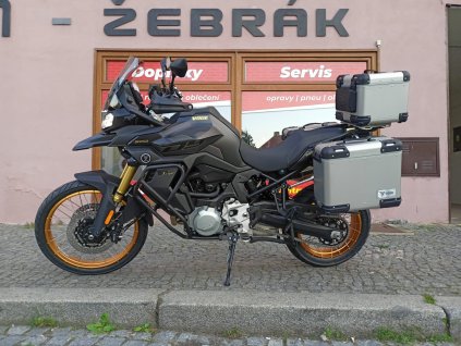 voge900 01