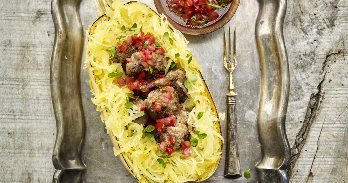 Špagetová dýně s rajčatovou omáčkou