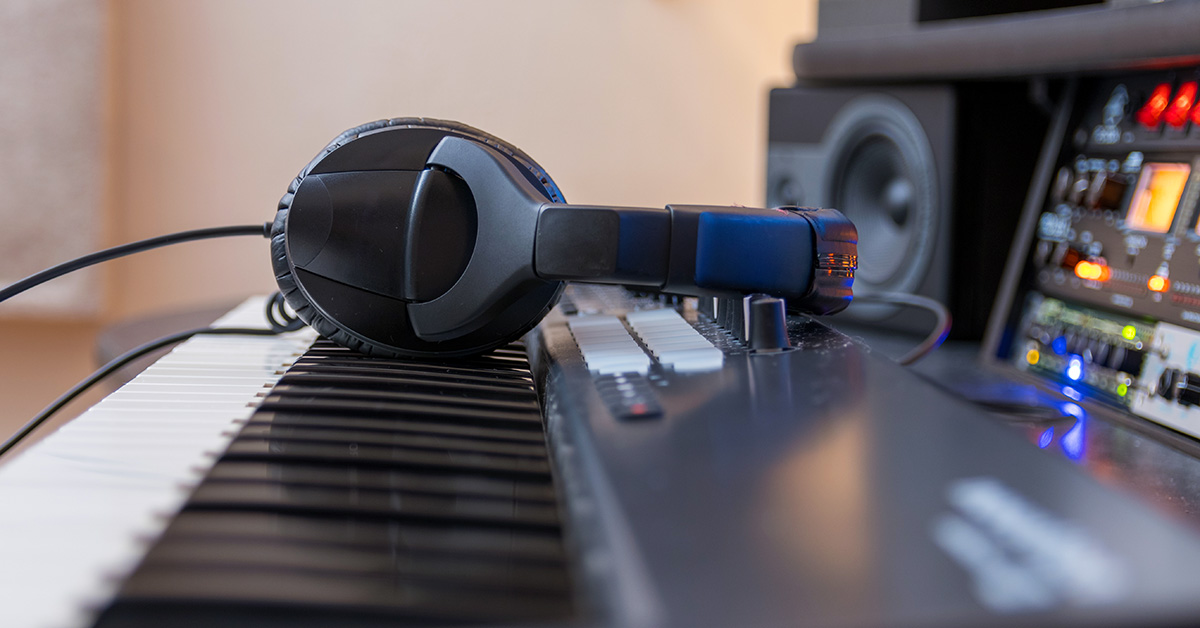 Kvalitní studiový poslech – základ dokonalého mixu