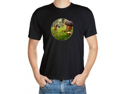 T-shirt with mushroom picker
