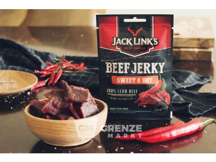 JACKLINKS Beef Jerky Image 05 1600x1067 1600x1067