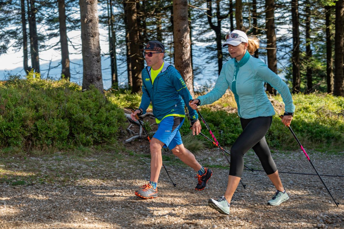 Nordic walking: Začněte správně! 5 kroků, které zvládne každý.