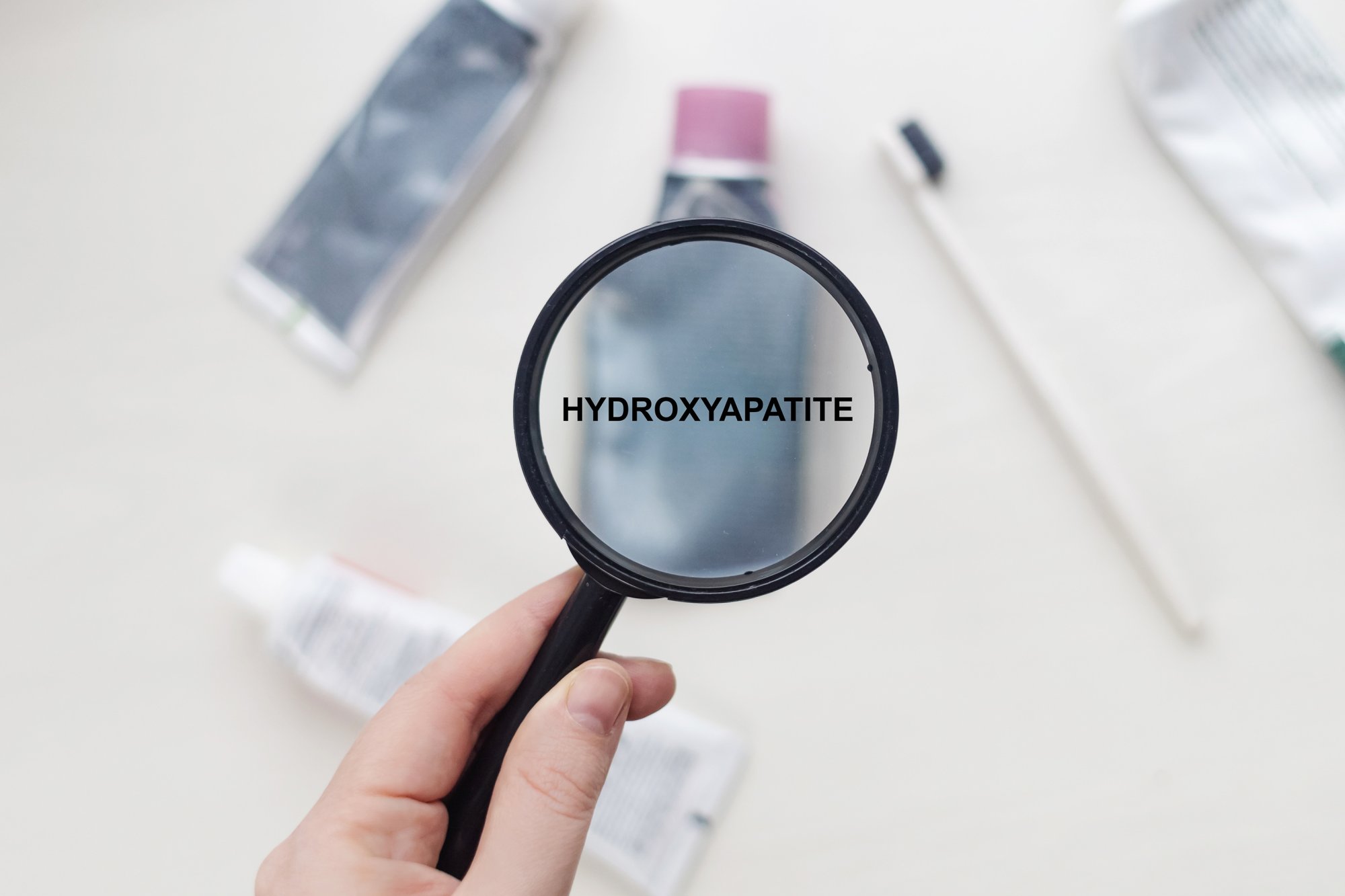 Co je hydroxyapatit a proč se používá v zubních pastách?