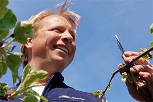                                     Karel Maroušek, hodinový sadař
                            