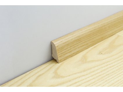 Dřevěná obvodová lišta P3819 jasan lak