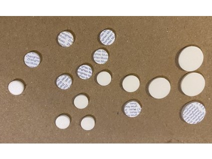 Podlepky bílé synthetické