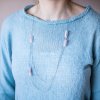 elements of memory four elements náhrdelník na modelce modrý svetr LQ