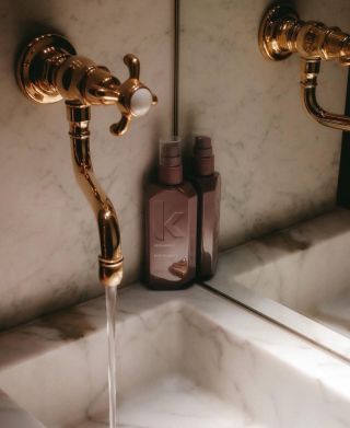 Péče o tvé vlasy by neměla končit u šamponu! 💜 NIGHT.SHIFT je noční bezoplachové sérum, které pracuje dlouhodobě na...