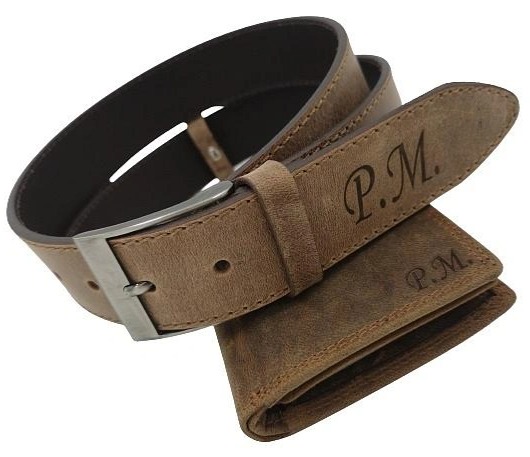 Set peněženky a opasku s monogramem