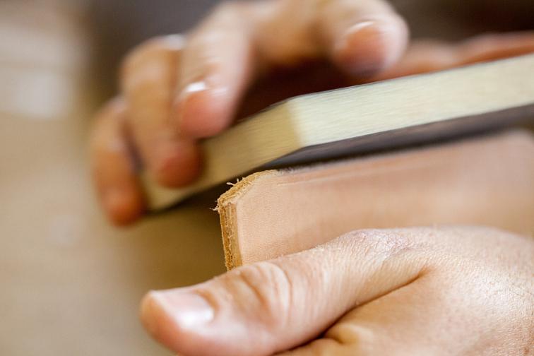 Zakázkový pánský opasek 135