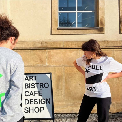 full of art lavka