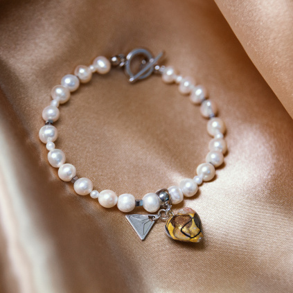 Bracelet Soft Embrace with 24K gold in Lampglas pearl , with freshwater pearls and hematite